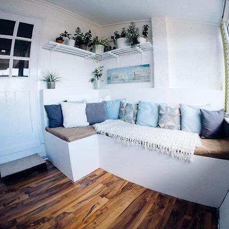 Bijou Annexe, Sea View, Private Entrance & Parking - Folkestone Hotel Buitenkant foto
