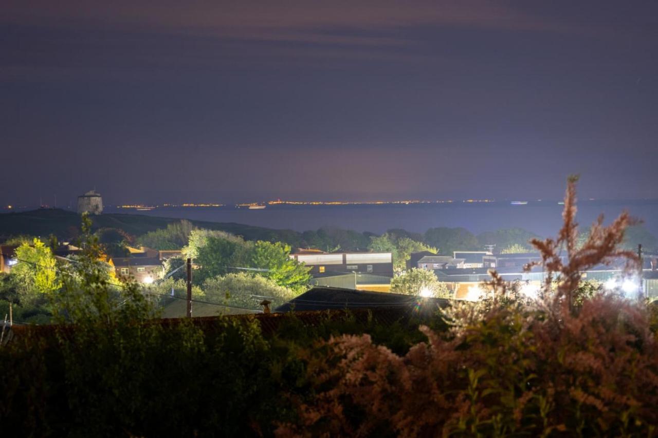 Bijou Annexe, Sea View, Private Entrance & Parking - Folkestone Hotel Buitenkant foto